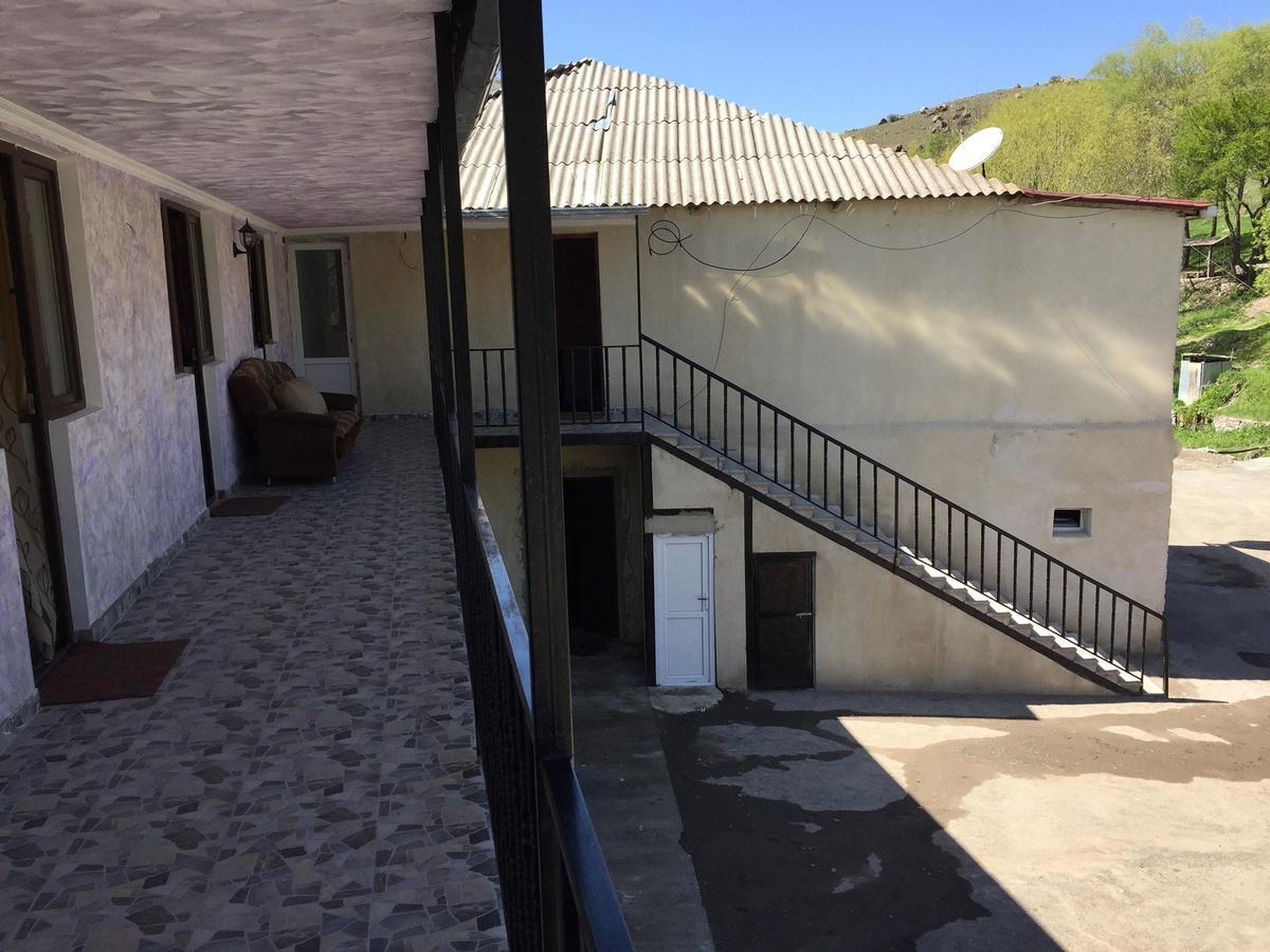 Guest House Geno Vardzia Hot Spring T'mogvi Exterior photo